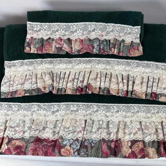 R.A. Briggs Other - Vintage Jillian Rose Collection Green Floral Lace Ruffle Trimmed Towel Set 3 Pcs